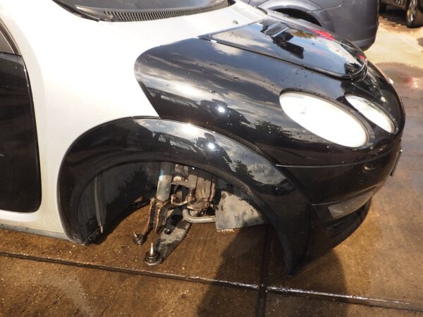 Smart 454 Front Right Wing BROKEN MOUNT