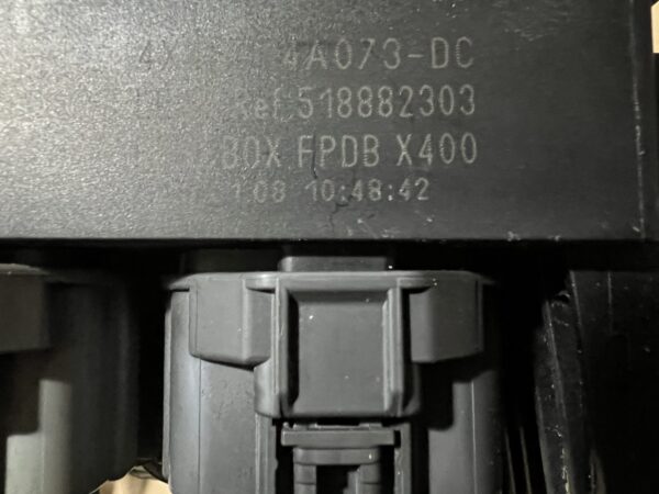 X-Type Engine Bay Fuse Box 4X43-14A073-DC NO CONN - Image 2