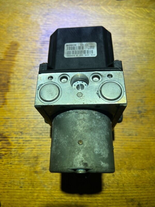 Jaguar  X-Type 2003-2009 2.0D ABS Pump 4X43-20285-BA LEAKS - Image 2