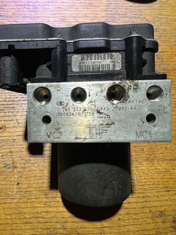 Jaguar X-Type 2006-2010 2.0D ABS Pump LEAKING