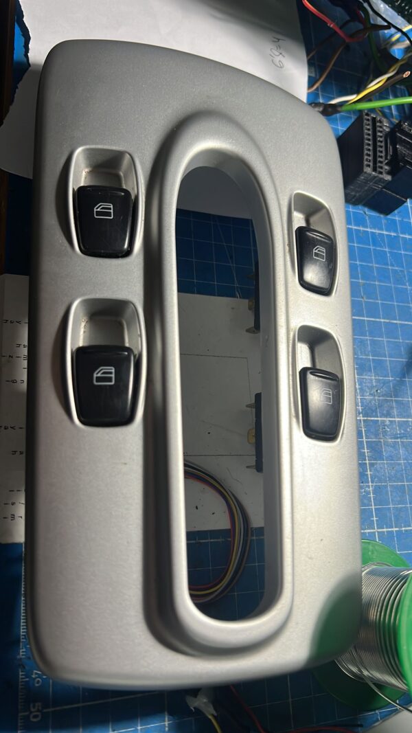 Smart 454 Window Switch Mount CRACKED