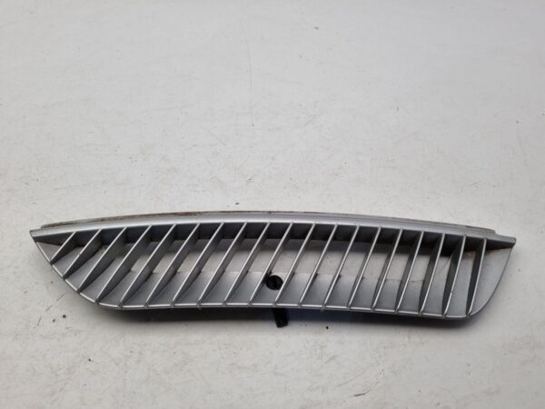 Smart 450 ForTwo Bumper Upper Grill LEFT CRACKED