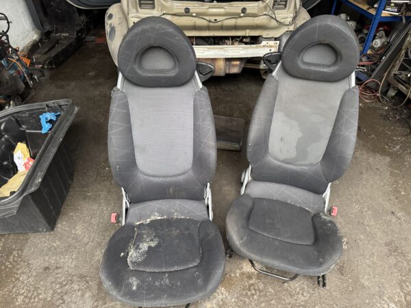 Smart 452 Seat Cover Set WORN